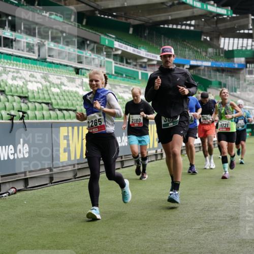 05.10.2025 - 20. swb-Marathon Bremen Michael Burmester http://msf.ph/oto/9326828 05.10.2025 12:54:45 Laufen im Stadion 53, 82, 104, 124, 132, 169, 289, 319, 417, 504, 524, 756, 944, 1308, 1474, 1483, 1517, 1543, 1721, 1896, 1897, 1945, 1976, 2024, 2180, 2265, 2274, 2431, 2494, 2573, 2642, 2767, 2841, 3069, 3193, 3212, 3224, 3359, 3436, 3531, 3703, 3848, 4257, 4595, 4672, 4816, 4837, 4919, 4949, 4958, 5022, 5206, 5452, 5666, 5869, 5978, 6184, 6583, 6683, 6853, 7052, 7232, 7279, 7494, 7508, 7814, 7928, 7986, 8642, 8653, 8737, 89, 250, 368, 458, 507, 950, 1165, 1460, 1489 meine-sportfotos.de