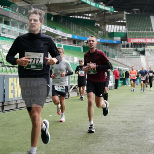 05.10.2025 - 20. swb-Marathon Bremen Michael Burmester http://msf.ph/oto/9326831 05.10.2025 12:50:15 Laufen im Stadion 217, 287, 424, 511, 679, 736, 845, 906, 939, 1025, 1033, 1044, 1359, 1388, 1707, 2381, 2721, 3228, 3259, 3291, 3353, 3885, 4006, 4318, 4366, 4367, 4438, 4870, 4938, 5118, 5184, 5389, 5418, 5564, 5873, 5894, 6214, 6216, 6281, 6681, 6717, 6805, 7493, 7647, 7826, 7963, 7987, 8401, 8536, 8873, 8907, 9118, 150, 187, 270, 1257, 1535, 1609, 1727, 1876, 1904, 2044, 2356, 3124, 3544, 3738, 3960, 6431, 6619, 6877, 8216 meine-sportfotos.de