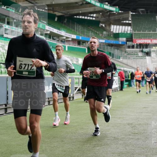 05.10.2025 - 20. swb-Marathon Bremen Michael Burmester http://msf.ph/oto/9326835 05.10.2025 12:50:15 Laufen im Stadion 217, 287, 424, 511, 679, 736, 845, 906, 939, 1025, 1033, 1044, 1359, 1388, 1707, 2381, 2721, 3228, 3259, 3291, 3353, 3885, 4006, 4318, 4366, 4367, 4438, 4870, 4938, 5118, 5184, 5389, 5418, 5564, 5873, 5894, 6214, 6216, 6281, 6681, 6717, 6805, 7493, 7647, 7826, 7963, 7987, 8401, 8536, 8873, 8907, 9118, 150, 187, 270, 1257, 1535, 1609, 1727, 1876, 1904, 2044, 2356, 3124, 3544, 3738, 3960, 6431, 6619, 6877, 8216 meine-sportfotos.de