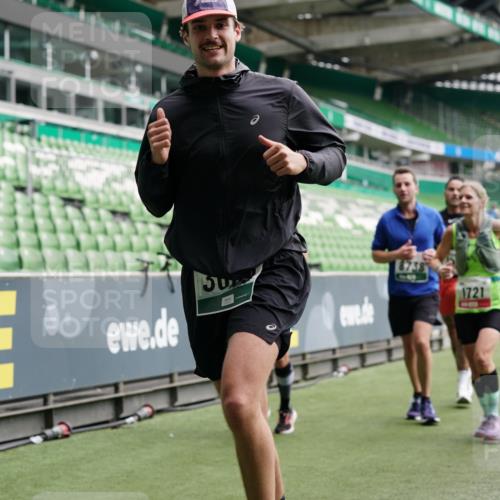 05.10.2025 - 20. swb-Marathon Bremen Michael Burmester http://msf.ph/oto/9326836 05.10.2025 12:54:46 Laufen im Stadion 53, 82, 104, 124, 132, 169, 289, 319, 417, 504, 524, 756, 944, 1308, 1474, 1483, 1517, 1543, 1721, 1896, 1897, 1945, 1976, 2024, 2180, 2265, 2274, 2431, 2494, 2573, 2642, 2767, 2841, 3069, 3193, 3212, 3224, 3359, 3436, 3531, 3703, 3848, 4257, 4595, 4672, 4816, 4837, 4919, 4949, 4958, 5022, 5206, 5452, 5666, 5869, 5978, 6184, 6583, 6683, 6853, 7052, 7232, 7279, 7494, 7508, 7814, 7928, 7986, 8642, 8653, 8737, 89, 250, 368, 458, 507, 950, 1165, 1460, 1489 meine-sportfotos.de