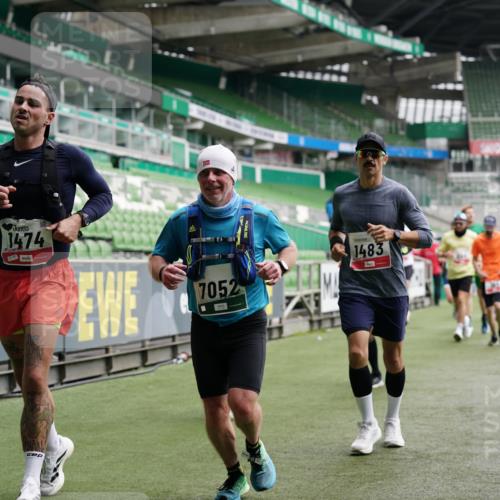 05.10.2025 - 20. swb-Marathon Bremen Michael Burmester http://msf.ph/oto/9326863 05.10.2025 12:54:48 Laufen im Stadion 53, 82, 104, 124, 132, 169, 289, 319, 417, 504, 524, 756, 944, 1308, 1474, 1483, 1517, 1543, 1721, 1896, 1897, 1945, 1976, 2024, 2180, 2265, 2274, 2431, 2494, 2573, 2642, 2767, 2841, 3069, 3193, 3212, 3224, 3359, 3436, 3531, 3703, 3848, 4257, 4595, 4672, 4816, 4837, 4919, 4949, 4958, 5022, 5206, 5452, 5666, 5869, 5978, 6184, 6583, 6683, 6853, 7052, 7232, 7279, 7494, 7508, 7814, 7928, 7986, 8642, 8653, 8737, 89, 250, 368, 458, 507, 950, 1165, 1460, 1489 meine-sportfotos.de