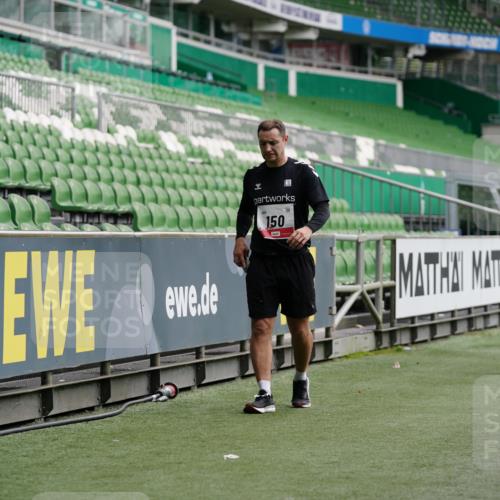05.10.2025 - 20. swb-Marathon Bremen Michael Burmester http://msf.ph/oto/9326864 05.10.2025 12:50:19 Laufen im Stadion 217, 287, 424, 511, 679, 736, 845, 906, 939, 1025, 1033, 1044, 1359, 1388, 1707, 2381, 2721, 3228, 3259, 3291, 3353, 3885, 4006, 4318, 4366, 4367, 4438, 4870, 4938, 5118, 5184, 5389, 5418, 5564, 5873, 5894, 6214, 6216, 6281, 6681, 6717, 6805, 7493, 7826, 7963, 8401, 8536, 8873, 8907, 9118, 150, 187, 270, 424, 1257, 1535, 1609, 1727, 1876, 1904, 2044, 2356, 3544, 3738, 3960, 6431, 6619, 6877, 7647, 7987, 8216 meine-sportfotos.de