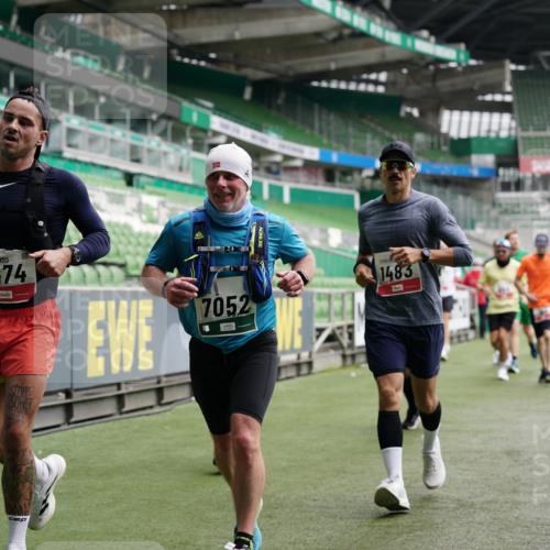 05.10.2025 - 20. swb-Marathon Bremen Michael Burmester http://msf.ph/oto/9326867 05.10.2025 12:54:48 Laufen im Stadion 53, 82, 104, 124, 132, 169, 289, 319, 417, 504, 524, 756, 944, 1308, 1474, 1483, 1517, 1543, 1721, 1896, 1897, 1945, 1976, 2024, 2180, 2265, 2274, 2431, 2494, 2573, 2642, 2767, 2841, 3069, 3193, 3212, 3224, 3359, 3436, 3531, 3703, 3848, 4257, 4595, 4672, 4816, 4837, 4919, 4949, 4958, 5022, 5206, 5452, 5666, 5869, 5978, 6184, 6583, 6683, 6853, 7052, 7232, 7279, 7494, 7508, 7814, 7928, 7986, 8642, 8653, 8737, 89, 250, 368, 458, 507, 950, 1165, 1460, 1489 meine-sportfotos.de