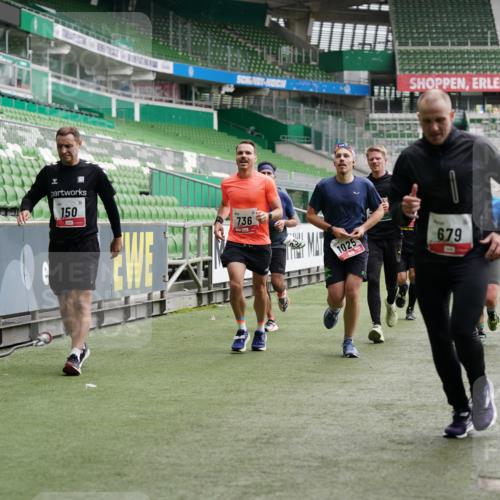 05.10.2025 - 20. swb-Marathon Bremen Michael Burmester http://msf.ph/oto/9326872 05.10.2025 12:50:21 Laufen im Stadion 217, 287, 511, 679, 688, 736, 745, 845, 906, 939, 1025, 1033, 1044, 1166, 1359, 1388, 1707, 2381, 2721, 3228, 3259, 3291, 3353, 3885, 4006, 4318, 4366, 4367, 4438, 4870, 4938, 5118, 5184, 5389, 5418, 5564, 5873, 5894, 6214, 6216, 6281, 6681, 6717, 6805, 7493, 7826, 7963, 8401, 8536, 8873, 8907, 9118, 150, 187, 270, 424, 1257, 1535, 1609, 1876, 1904, 2044, 2356, 3544, 3738, 3960, 6431, 6619, 6805, 6877, 7647, 7987 meine-sportfotos.de