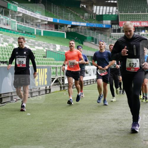 05.10.2025 - 20. swb-Marathon Bremen Michael Burmester http://msf.ph/oto/9326876 05.10.2025 12:50:21 Laufen im Stadion 217, 287, 511, 679, 688, 736, 745, 845, 906, 939, 1025, 1033, 1044, 1166, 1359, 1388, 1707, 2381, 2721, 3228, 3259, 3291, 3353, 3885, 4006, 4318, 4366, 4367, 4438, 4870, 4938, 5118, 5184, 5389, 5418, 5564, 5873, 5894, 6214, 6216, 6281, 6681, 6717, 6805, 7493, 7826, 7963, 8401, 8536, 8873, 8907, 9118, 150, 187, 270, 424, 1257, 1535, 1609, 1876, 1904, 2044, 2356, 3544, 3738, 3960, 6431, 6619, 6805, 6877, 7647, 7987 meine-sportfotos.de