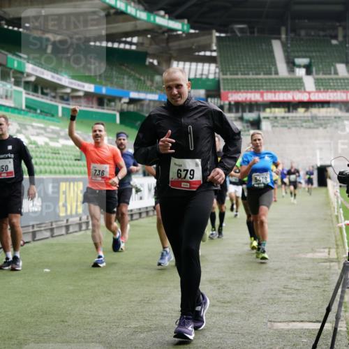 05.10.2025 - 20. swb-Marathon Bremen Michael Burmester http://msf.ph/oto/9326881 05.10.2025 12:50:22 Laufen im Stadion 122, 217, 287, 511, 679, 688, 736, 745, 845, 906, 939, 1025, 1033, 1044, 1166, 1359, 1388, 1707, 2381, 2721, 3228, 3259, 3291, 3353, 3885, 4006, 4318, 4366, 4367, 4438, 4870, 4938, 4962, 5118, 5184, 5389, 5418, 5564, 5873, 5894, 6214, 6216, 6281, 6681, 6717, 7493, 7826, 7963, 8401, 8536, 8873, 8907, 9118, 150, 187, 270, 424, 1257, 1535, 1609, 1876, 1904, 2044, 2356, 3544, 3738, 3960, 4438, 6431, 6805, 7647, 7987 meine-sportfotos.de