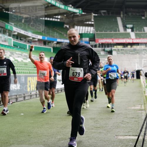 05.10.2025 - 20. swb-Marathon Bremen Michael Burmester http://msf.ph/oto/9326885 05.10.2025 12:50:22 Laufen im Stadion 122, 217, 287, 511, 679, 688, 736, 745, 845, 906, 939, 1025, 1033, 1044, 1166, 1359, 1388, 1707, 2381, 2721, 3228, 3259, 3291, 3353, 3885, 4006, 4318, 4366, 4367, 4438, 4870, 4938, 4962, 5118, 5184, 5389, 5418, 5564, 5873, 5894, 6214, 6216, 6281, 6681, 6717, 7493, 7826, 7963, 8401, 8536, 8873, 8907, 9118, 150, 187, 270, 424, 1257, 1535, 1609, 1876, 1904, 2044, 2356, 3544, 3738, 3960, 4438, 6431, 6805, 7647, 7987 meine-sportfotos.de