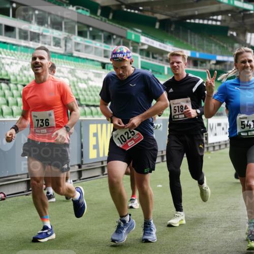 05.10.2025 - 20. swb-Marathon Bremen Michael Burmester http://msf.ph/oto/9326897 05.10.2025 12:50:24 Laufen im Stadion 122, 217, 287, 511, 679, 688, 736, 745, 845, 906, 939, 1025, 1033, 1044, 1166, 1359, 1388, 1707, 2381, 2721, 3228, 3259, 3291, 3353, 3885, 4006, 4318, 4366, 4367, 4870, 4938, 4962, 5118, 5184, 5389, 5418, 5564, 5873, 5894, 6214, 6216, 6281, 6681, 6717, 7493, 7826, 7963, 8401, 8536, 8873, 8907, 9118, 150, 187, 270, 424, 1535, 1609, 1876, 1904, 2044, 2356, 3544, 3738, 3960, 4438, 6431, 6805, 7647, 7987 meine-sportfotos.de