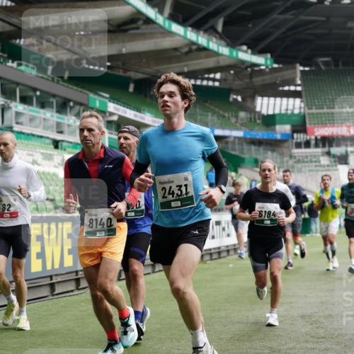 05.10.2025 - 20. swb-Marathon Bremen Michael Burmester http://msf.ph/oto/9326910 05.10.2025 12:54:54 Laufen im Stadion 53, 82, 104, 124, 132, 169, 289, 319, 417, 504, 663, 944, 1308, 1474, 1483, 1543, 1721, 1737, 1896, 1897, 1945, 1976, 2024, 2180, 2265, 2274, 2431, 2494, 2573, 2642, 2767, 2841, 3069, 3193, 3212, 3224, 3359, 3436, 3531, 3703, 3848, 4257, 4595, 4672, 4771, 4816, 4837, 4919, 4949, 4958, 5022, 5034, 5206, 5452, 5666, 5869, 5978, 6184, 6527, 6583, 6649, 6683, 6853, 7052, 7279, 7494, 7814, 7928, 7986, 8642, 8653, 8737, 53, 250, 507, 524, 756, 950, 1165 meine-sportfotos.de