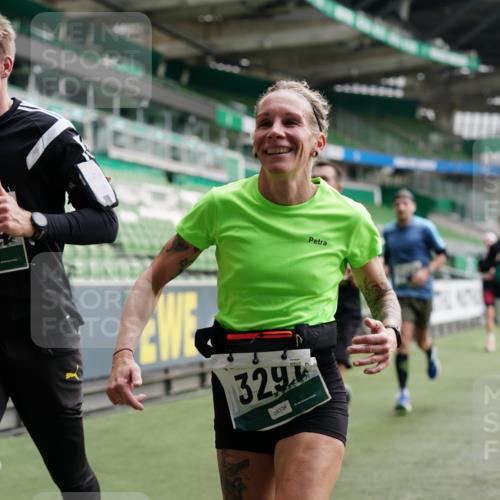 05.10.2025 - 20. swb-Marathon Bremen Michael Burmester http://msf.ph/oto/9326917 05.10.2025 12:50:25 Laufen im Stadion 122, 217, 287, 511, 679, 688, 736, 745, 845, 906, 939, 1025, 1033, 1044, 1166, 1359, 1388, 1707, 2381, 2721, 3228, 3259, 3291, 3353, 3885, 4006, 4318, 4366, 4367, 4870, 4938, 4962, 5118, 5184, 5389, 5418, 5564, 5873, 5894, 6214, 6216, 6281, 6681, 6717, 7493, 7826, 7963, 8401, 8536, 8873, 8907, 9118, 150, 187, 270, 424, 1609, 1876, 1904, 2044, 2356, 3544, 3738, 3960, 4438, 6431, 6805, 7647, 7987 meine-sportfotos.de