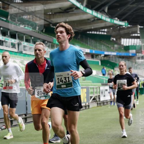 05.10.2025 - 20. swb-Marathon Bremen Michael Burmester http://msf.ph/oto/9326922 05.10.2025 12:54:55 Laufen im Stadion 82, 104, 124, 132, 169, 289, 319, 417, 504, 663, 944, 1308, 1474, 1483, 1543, 1721, 1737, 1896, 1897, 1945, 1976, 2024, 2180, 2265, 2274, 2431, 2494, 2573, 2642, 2767, 2841, 3069, 3193, 3212, 3224, 3359, 3436, 3531, 3703, 3848, 4257, 4595, 4672, 4771, 4816, 4823, 4837, 4919, 4949, 4958, 5022, 5034, 5206, 5452, 5666, 5869, 5978, 6184, 6527, 6583, 6649, 6683, 6853, 7052, 7279, 7494, 7814, 7928, 7986, 8642, 8653, 8737, 53, 507, 524, 756, 950, 1165 meine-sportfotos.de