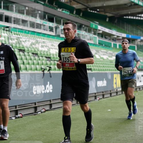 05.10.2025 - 20. swb-Marathon Bremen Michael Burmester http://msf.ph/oto/9326929 05.10.2025 12:50:26 Laufen im Stadion 122, 217, 287, 511, 679, 688, 736, 745, 845, 906, 939, 1025, 1033, 1044, 1166, 1359, 1388, 1450, 1707, 2381, 2721, 3228, 3259, 3291, 3353, 3885, 4006, 4318, 4366, 4367, 4870, 4938, 4962, 5118, 5184, 5389, 5418, 5564, 5873, 5894, 6214, 6216, 6252, 6281, 6681, 6717, 7493, 7826, 7963, 8401, 8536, 8873, 8907, 9118, 150, 187, 270, 424, 1609, 1876, 1904, 2356, 3544, 3738, 3960, 4438, 6431, 6805, 7647, 7987 meine-sportfotos.de