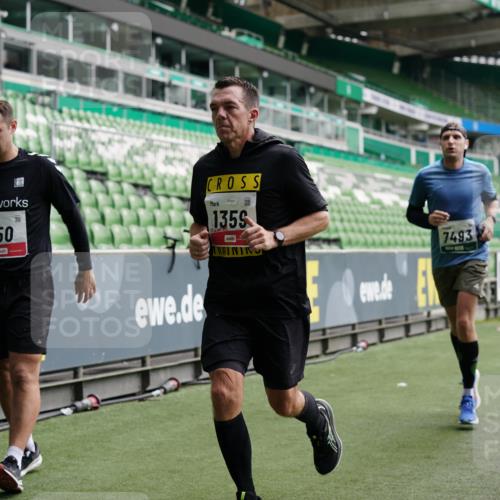 05.10.2025 - 20. swb-Marathon Bremen Michael Burmester http://msf.ph/oto/9326933 05.10.2025 12:50:26 Laufen im Stadion 122, 217, 287, 511, 679, 688, 736, 745, 845, 906, 939, 1025, 1033, 1044, 1166, 1359, 1388, 1450, 1707, 2381, 2721, 3228, 3259, 3291, 3353, 3885, 4006, 4318, 4366, 4367, 4870, 4938, 4962, 5118, 5184, 5389, 5418, 5564, 5873, 5894, 6214, 6216, 6252, 6281, 6681, 6717, 7493, 7826, 7963, 8401, 8536, 8873, 8907, 9118, 150, 187, 270, 424, 1609, 1876, 1904, 2356, 3544, 3738, 3960, 4438, 6431, 6805, 7647, 7987 meine-sportfotos.de