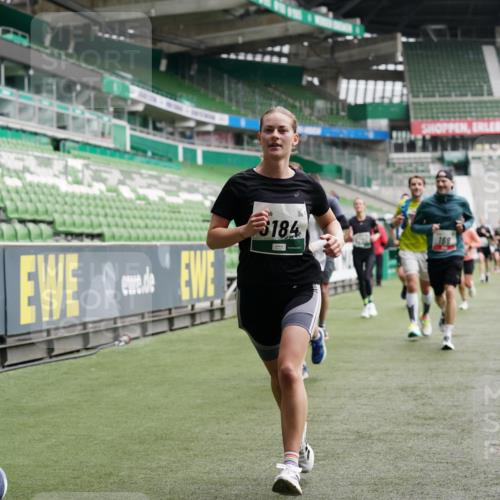 05.10.2025 - 20. swb-Marathon Bremen Michael Burmester http://msf.ph/oto/9326934 05.10.2025 12:54:56 Laufen im Stadion 82, 104, 124, 132, 169, 289, 319, 417, 504, 663, 944, 1308, 1474, 1483, 1543, 1721, 1737, 1896, 1897, 1945, 1976, 2024, 2180, 2265, 2274, 2431, 2494, 2573, 2642, 2767, 2841, 3069, 3193, 3212, 3224, 3359, 3436, 3531, 3703, 3848, 4257, 4595, 4672, 4771, 4816, 4823, 4837, 4919, 4949, 4958, 5022, 5034, 5206, 5452, 5666, 5869, 5978, 6184, 6527, 6583, 6649, 6683, 6853, 7052, 7279, 7494, 7814, 7928, 7986, 8642, 8653, 8737, 53, 507, 524, 756, 950, 1165 meine-sportfotos.de