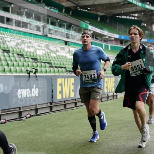 05.10.2025 - 20. swb-Marathon Bremen Michael Burmester http://msf.ph/oto/9326937 05.10.2025 12:50:27 Laufen im Stadion 122, 217, 287, 511, 679, 688, 736, 745, 845, 906, 939, 1025, 1033, 1044, 1166, 1359, 1388, 1450, 1707, 2381, 2721, 3228, 3259, 3291, 3353, 3885, 4006, 4318, 4366, 4367, 4870, 4938, 4962, 5118, 5184, 5389, 5418, 5564, 5873, 5894, 6214, 6216, 6252, 6281, 6681, 6717, 7493, 7826, 7963, 8401, 8536, 8873, 8907, 9118, 150, 187, 270, 424, 1609, 1876, 1904, 2356, 3544, 3738, 3960, 4438, 6805, 7647, 7987 meine-sportfotos.de