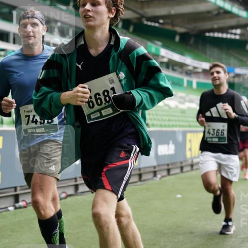 05.10.2025 - 20. swb-Marathon Bremen Michael Burmester http://msf.ph/oto/9326946 05.10.2025 12:50:28 Laufen im Stadion 122, 217, 287, 511, 679, 688, 736, 745, 845, 906, 939, 1025, 1033, 1044, 1166, 1359, 1388, 1450, 1707, 2381, 2721, 3228, 3259, 3291, 3353, 3885, 4006, 4318, 4366, 4367, 4870, 4938, 4962, 5118, 5184, 5389, 5418, 5564, 5873, 5894, 6214, 6216, 6252, 6281, 6681, 6717, 7493, 7826, 7963, 8401, 8536, 8873, 8907, 9118, 150, 187, 270, 424, 1876, 1904, 2356, 3738, 3960, 4438, 4870, 6805, 7647, 7987 meine-sportfotos.de