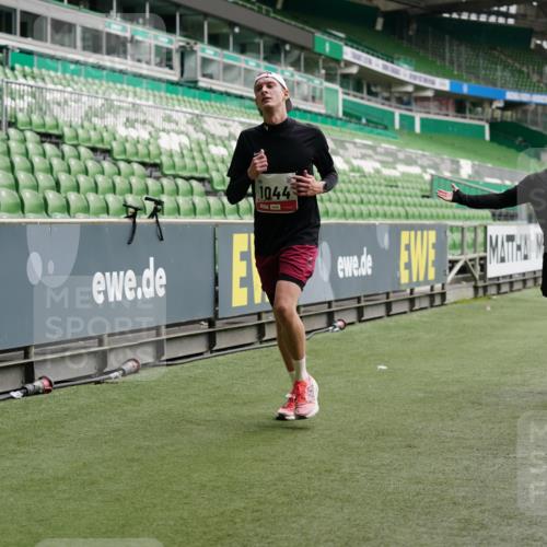 05.10.2025 - 20. swb-Marathon Bremen Michael Burmester http://msf.ph/oto/9326958 05.10.2025 12:50:30 Laufen im Stadion 122, 217, 287, 511, 679, 688, 736, 745, 845, 906, 939, 1025, 1033, 1044, 1166, 1359, 1388, 1450, 1707, 2381, 2721, 3228, 3259, 3291, 3353, 3885, 4006, 4318, 4366, 4367, 4938, 4962, 5118, 5184, 5389, 5418, 5564, 5873, 5894, 6214, 6216, 6252, 6281, 6681, 6717, 7493, 7826, 7963, 8401, 8536, 8873, 8907, 8995, 9118, 150, 187, 270, 424, 1876, 1904, 2356, 3738, 4438, 4870, 6805, 7647, 7987 meine-sportfotos.de