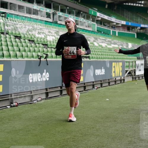 05.10.2025 - 20. swb-Marathon Bremen Michael Burmester http://msf.ph/oto/9326966 05.10.2025 12:50:31 Laufen im Stadion 122, 217, 287, 511, 679, 688, 736, 745, 845, 906, 939, 1025, 1033, 1044, 1166, 1359, 1388, 1450, 1707, 2381, 2721, 3228, 3259, 3291, 3353, 3885, 4006, 4318, 4366, 4367, 4938, 4962, 5118, 5184, 5389, 5418, 5564, 5873, 5894, 6214, 6216, 6252, 6281, 6681, 6717, 7493, 7826, 7963, 8401, 8536, 8873, 8907, 8995, 9118, 150, 270, 424, 1876, 1904, 3738, 4438, 4870, 5894, 6805, 7647, 7987 meine-sportfotos.de