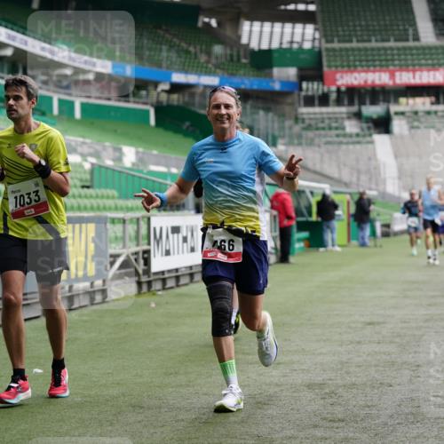 05.10.2025 - 20. swb-Marathon Bremen Michael Burmester http://msf.ph/oto/9326999 05.10.2025 12:50:35 Laufen im Stadion 122, 217, 287, 511, 679, 688, 736, 745, 845, 906, 939, 1025, 1033, 1044, 1166, 1359, 1388, 1450, 1707, 2059, 2381, 2721, 3228, 3259, 3291, 3353, 4318, 4366, 4367, 4938, 4962, 5118, 5184, 5389, 5418, 5564, 5873, 6214, 6216, 6252, 6281, 6681, 6717, 7493, 7826, 7963, 8873, 8907, 8995, 287, 424, 3885, 4006, 4438, 4870, 5894, 6805, 7647, 7987, 8401, 8536, 9118 meine-sportfotos.de