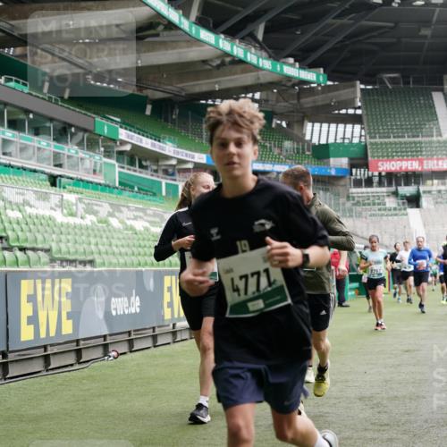 05.10.2025 - 20. swb-Marathon Bremen Michael Burmester http://msf.ph/oto/9327004 05.10.2025 12:55:05 Laufen im Stadion 82, 104, 124, 169, 319, 417, 504, 663, 944, 1308, 1474, 1483, 1543, 1721, 1737, 1896, 1897, 1945, 2022, 2024, 2180, 2265, 2274, 2431, 2494, 2642, 2716, 2767, 3069, 3193, 3224, 3359, 3436, 3489, 3531, 3703, 3838, 3848, 4257, 4595, 4672, 4771, 4816, 4823, 4837, 4919, 4949, 4958, 5034, 5177, 5452, 5554, 5666, 5869, 5907, 6184, 6527, 6649, 6683, 6853, 7052, 7494, 7814, 7928, 7986, 8642, 8653, 8737, 53, 132, 289, 504, 524, 756, 1896, 1976, 2573, 2841, 3212, 5022, 5206, 5978 meine-sportfotos.de