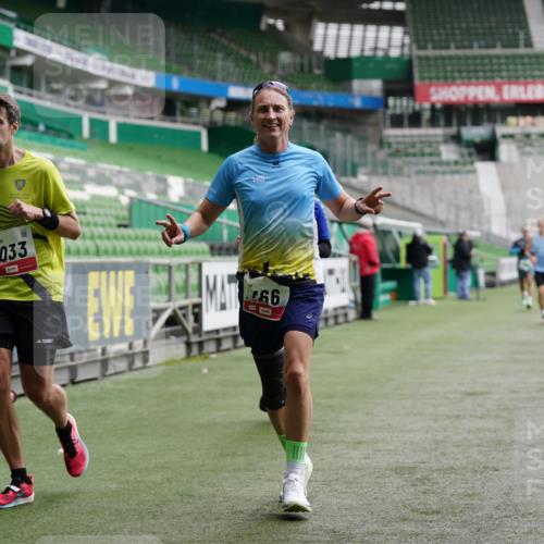 05.10.2025 - 20. swb-Marathon Bremen Michael Burmester http://msf.ph/oto/9327007 05.10.2025 12:50:35 Laufen im Stadion 122, 217, 287, 511, 679, 688, 736, 745, 845, 906, 939, 1025, 1033, 1044, 1166, 1359, 1388, 1450, 1707, 2059, 2381, 2721, 3228, 3259, 3291, 3353, 4318, 4366, 4367, 4938, 4962, 5118, 5184, 5389, 5418, 5564, 5873, 6214, 6216, 6252, 6281, 6681, 6717, 7493, 7826, 7963, 8873, 8907, 8995, 287, 424, 3885, 4006, 4438, 4870, 5894, 6805, 7647, 7987, 8401, 8536, 9118 meine-sportfotos.de