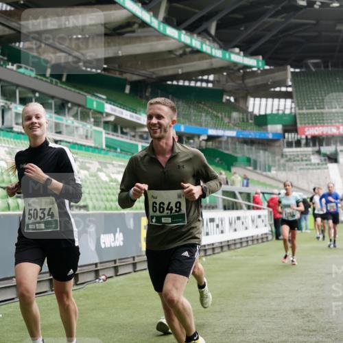 05.10.2025 - 20. swb-Marathon Bremen Michael Burmester http://msf.ph/oto/9327016 05.10.2025 12:55:06 Laufen im Stadion 82, 104, 124, 169, 319, 417, 663, 944, 1308, 1474, 1483, 1543, 1721, 1737, 1897, 1945, 2022, 2024, 2180, 2265, 2274, 2431, 2494, 2642, 2716, 2767, 3069, 3193, 3224, 3359, 3436, 3489, 3531, 3703, 3838, 3848, 4257, 4595, 4672, 4771, 4816, 4823, 4837, 4919, 4949, 4958, 5034, 5177, 5452, 5554, 5666, 5833, 5869, 5907, 6184, 6527, 6649, 6683, 6853, 7052, 7494, 7814, 7928, 7986, 8642, 8653, 8737, 53, 132, 289, 504, 524, 756, 1896, 1976, 2573, 2841, 3212, 5022, 5206, 5978 meine-sportfotos.de