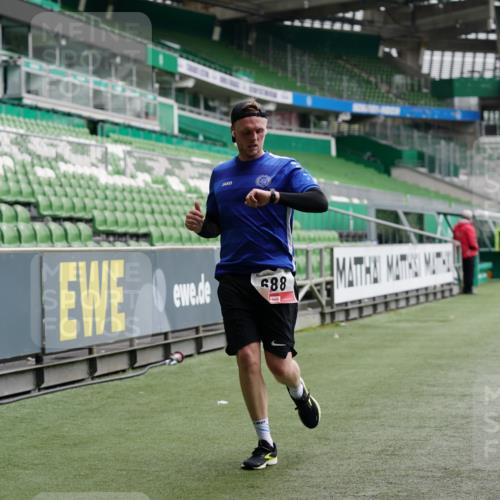 05.10.2025 - 20. swb-Marathon Bremen Michael Burmester http://msf.ph/oto/9327020 05.10.2025 12:50:36 Laufen im Stadion 122, 217, 511, 679, 688, 736, 745, 845, 906, 939, 1025, 1033, 1044, 1166, 1359, 1388, 1450, 1707, 2059, 2381, 2721, 3228, 3259, 3291, 3353, 4318, 4366, 4367, 4938, 4962, 5118, 5184, 5389, 5418, 5564, 5873, 6214, 6216, 6252, 6281, 6681, 6717, 7493, 7826, 7963, 8873, 8907, 8995, 217, 287, 424, 3885, 4006, 4438, 4870, 5894, 6805, 7647, 7987, 8401, 8536, 9118 meine-sportfotos.de
