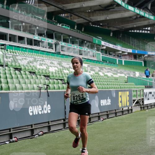 05.10.2025 - 20. swb-Marathon Bremen Michael Burmester http://msf.ph/oto/9327027 05.10.2025 12:55:09 Laufen im Stadion 82, 104, 124, 169, 319, 417, 663, 944, 1308, 1326, 1474, 1483, 1721, 1737, 1897, 1910, 1945, 2022, 2024, 2180, 2265, 2274, 2431, 2494, 2642, 2716, 2767, 3069, 3193, 3224, 3359, 3436, 3489, 3531, 3838, 3848, 4212, 4257, 4595, 4672, 4771, 4816, 4823, 4837, 4919, 4949, 4958, 5034, 5177, 5452, 5554, 5666, 5833, 5869, 5907, 6106, 6184, 6527, 6649, 6683, 7052, 7494, 7814, 7928, 7986, 8642, 8653, 8737, 53, 132, 289, 504, 524, 756, 1896, 1976, 2573, 2841, 3212, 5022, 5206, 5978 meine-sportfotos.de