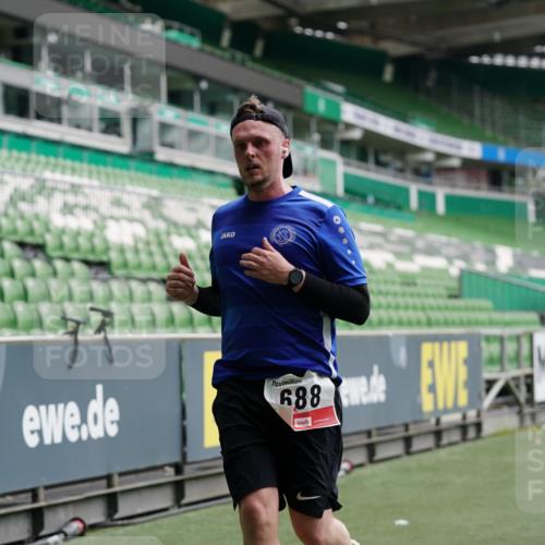 05.10.2025 - 20. swb-Marathon Bremen Michael Burmester http://msf.ph/oto/9327028 05.10.2025 12:50:37 Laufen im Stadion 122, 511, 679, 688, 736, 745, 845, 906, 939, 1025, 1033, 1044, 1166, 1359, 1388, 1450, 1707, 2059, 2381, 2721, 3228, 3259, 3291, 3353, 4318, 4366, 4367, 4938, 4962, 5118, 5184, 5389, 5418, 5564, 5873, 6214, 6216, 6252, 6281, 6681, 6717, 7493, 7826, 7963, 8873, 8907, 8995, 217, 287, 424, 3885, 4006, 4438, 4870, 5894, 6805, 7647, 7987, 8401, 8536, 9118 meine-sportfotos.de