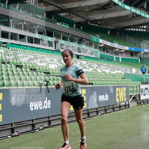 05.10.2025 - 20. swb-Marathon Bremen Michael Burmester http://msf.ph/oto/9327031 05.10.2025 12:55:10 Laufen im Stadion 82, 104, 124, 169, 319, 417, 663, 944, 1308, 1326, 1474, 1483, 1721, 1737, 1897, 1910, 1945, 2022, 2024, 2180, 2265, 2274, 2431, 2494, 2642, 2716, 2767, 3069, 3193, 3224, 3359, 3436, 3489, 3531, 3838, 3848, 4212, 4257, 4595, 4672, 4771, 4816, 4823, 4837, 4919, 4958, 5034, 5177, 5452, 5554, 5666, 5833, 5869, 5907, 6106, 6184, 6527, 6649, 6683, 7052, 7494, 7814, 7928, 7986, 8642, 8653, 8737, 53, 132, 289, 504, 524, 756, 1896, 1976, 2573, 2841, 3212, 5022, 5206, 5978 meine-sportfotos.de