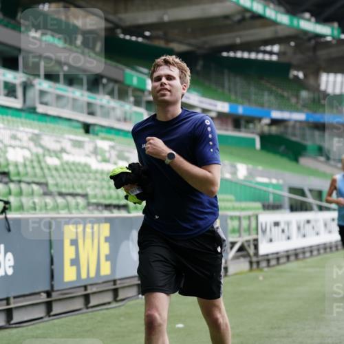 05.10.2025 - 20. swb-Marathon Bremen Michael Burmester http://msf.ph/oto/9327048 05.10.2025 12:50:41 Laufen im Stadion 122, 334, 511, 679, 688, 736, 745, 845, 906, 939, 1025, 1033, 1044, 1166, 1359, 1388, 1450, 1689, 1707, 2059, 2381, 2721, 3228, 3259, 3291, 3353, 3608, 4318, 4366, 4367, 4938, 4962, 5118, 5184, 5389, 5418, 5564, 5817, 5838, 5873, 6214, 6216, 6252, 6281, 6477, 6681, 6717, 7493, 7826, 7963, 8873, 8907, 8995, 217, 287, 511, 3885, 4006, 4438, 4870, 5894, 6214, 6805, 8401, 8536, 8873, 9118 meine-sportfotos.de
