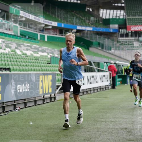 05.10.2025 - 20. swb-Marathon Bremen Michael Burmester http://msf.ph/oto/9327060 05.10.2025 12:50:43 Laufen im Stadion 122, 334, 601, 679, 688, 736, 745, 845, 906, 939, 1025, 1033, 1037, 1044, 1166, 1359, 1388, 1450, 1689, 1707, 2059, 2381, 2721, 3228, 3259, 3291, 3419, 3608, 4318, 4366, 4367, 4938, 4962, 5118, 5184, 5389, 5418, 5564, 5817, 5838, 5873, 6216, 6252, 6281, 6401, 6477, 6681, 6717, 7493, 7826, 7963, 8083, 8907, 8995, 217, 287, 511, 1388, 3353, 3885, 4006, 4870, 5894, 6214, 8401, 8536, 8873, 9118 meine-sportfotos.de