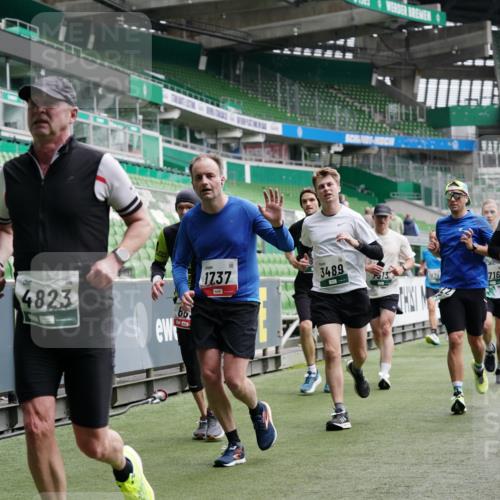 05.10.2025 - 20. swb-Marathon Bremen Michael Burmester http://msf.ph/oto/9327063 05.10.2025 12:55:12 Laufen im Stadion 82, 104, 124, 169, 319, 417, 663, 944, 1308, 1326, 1474, 1483, 1531, 1721, 1737, 1897, 1910, 1945, 2022, 2024, 2180, 2265, 2274, 2431, 2494, 2605, 2642, 2716, 2767, 3069, 3224, 3359, 3489, 3531, 3838, 3848, 3944, 4212, 4257, 4672, 4771, 4816, 4823, 4837, 4919, 4958, 5034, 5177, 5452, 5554, 5833, 5869, 5907, 6106, 6184, 6527, 6649, 6683, 7052, 7814, 7928, 7986, 8642, 8653, 53, 132, 289, 504, 524, 1896, 1976, 2573, 2841, 3212, 5022, 5206, 5978 meine-sportfotos.de