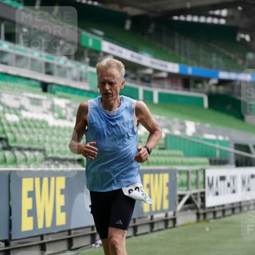 05.10.2025 - 20. swb-Marathon Bremen Michael Burmester http://msf.ph/oto/9327068 05.10.2025 12:50:44 Laufen im Stadion 122, 334, 601, 679, 688, 736, 745, 845, 906, 939, 1025, 1033, 1037, 1044, 1166, 1359, 1450, 1689, 1707, 2059, 2381, 2721, 3228, 3259, 3291, 3419, 3608, 4032, 4318, 4366, 4367, 4938, 4962, 5118, 5184, 5389, 5418, 5564, 5817, 5838, 5873, 6216, 6252, 6281, 6401, 6477, 6681, 6717, 7493, 7826, 7963, 8083, 8907, 8995, 217, 287, 511, 1388, 3353, 3885, 4006, 4870, 5894, 6214, 8401, 8536, 8873, 9118 meine-sportfotos.de