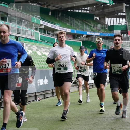 05.10.2025 - 20. swb-Marathon Bremen Michael Burmester http://msf.ph/oto/9327075 05.10.2025 12:55:13 Laufen im Stadion 82, 104, 124, 169, 319, 417, 663, 760, 944, 1308, 1326, 1474, 1483, 1531, 1721, 1737, 1897, 1910, 1945, 2022, 2024, 2180, 2265, 2274, 2431, 2494, 2605, 2642, 2716, 2767, 3069, 3224, 3359, 3489, 3531, 3838, 3848, 3944, 4212, 4257, 4672, 4771, 4816, 4823, 4837, 4919, 4958, 5034, 5093, 5152, 5177, 5452, 5554, 5833, 5869, 5907, 6106, 6184, 6527, 6649, 6683, 7052, 7814, 7928, 7986, 8642, 8653, 53, 132, 289, 504, 1896, 1976, 2573, 2841, 3212, 5022, 5206, 5978 meine-sportfotos.de