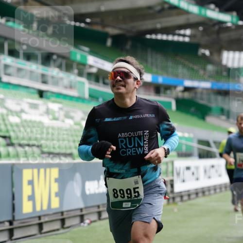05.10.2025 - 20. swb-Marathon Bremen Michael Burmester http://msf.ph/oto/9327088 05.10.2025 12:50:47 Laufen im Stadion 122, 334, 601, 679, 688, 736, 745, 906, 1025, 1033, 1037, 1044, 1166, 1359, 1450, 1689, 1707, 2059, 2381, 2721, 3228, 3259, 3267, 3291, 3419, 3608, 4032, 4318, 4366, 4367, 4938, 4962, 5184, 5389, 5418, 5564, 5817, 5838, 5873, 6216, 6252, 6281, 6401, 6477, 6681, 6717, 7493, 7826, 7963, 8083, 8907, 8995, 217, 287, 511, 845, 939, 1388, 3353, 3885, 4006, 4367, 4870, 5118, 5894, 6214, 8401, 8536, 8873, 9118 meine-sportfotos.de