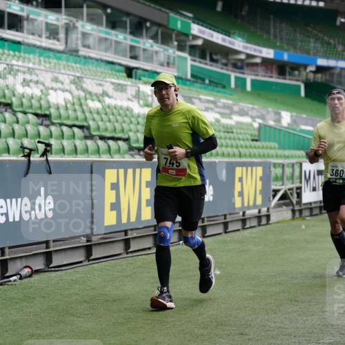 05.10.2025 - 20. swb-Marathon Bremen Michael Burmester http://msf.ph/oto/9327111 05.10.2025 12:50:51 Laufen im Stadion 122, 334, 503, 601, 679, 688, 736, 745, 906, 1025, 1033, 1037, 1044, 1166, 1359, 1450, 1689, 1909, 2059, 2381, 2721, 3228, 3267, 3291, 3419, 3608, 3661, 4032, 4104, 4366, 4938, 4962, 5184, 5389, 5418, 5551, 5564, 5817, 5838, 5873, 6252, 6401, 6477, 6681, 6717, 7493, 7826, 7963, 8083, 8907, 8995, 217, 287, 511, 845, 939, 1388, 1707, 3259, 3353, 3885, 4006, 4318, 4367, 5118, 5894, 6214, 6216, 6281, 8401, 8536, 8873, 9118 meine-sportfotos.de