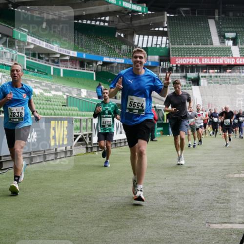 05.10.2025 - 20. swb-Marathon Bremen Michael Burmester http://msf.ph/oto/9327135 05.10.2025 12:55:18 Laufen im Stadion 78, 82, 104, 124, 169, 319, 417, 663, 760, 944, 1326, 1474, 1483, 1531, 1721, 1737, 1910, 1945, 2022, 2162, 2180, 2265, 2431, 2494, 2605, 2642, 2716, 2767, 2884, 3069, 3074, 3489, 3515, 3519, 3531, 3838, 3848, 3944, 4212, 4257, 4672, 4771, 4796, 4816, 4823, 4853, 4919, 5034, 5093, 5152, 5177, 5452, 5484, 5554, 5833, 5869, 5907, 6106, 6184, 6276, 6527, 6649, 7052, 7928, 8642, 132, 289, 504, 1896, 1976, 2573, 2841, 3212, 5022, 5206, 5978 meine-sportfotos.de