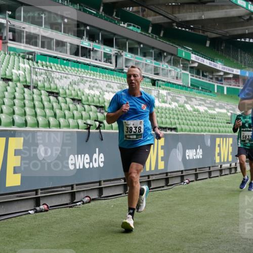 05.10.2025 - 20. swb-Marathon Bremen Michael Burmester http://msf.ph/oto/9327143 05.10.2025 12:55:19 Laufen im Stadion 78, 82, 104, 124, 169, 240, 319, 417, 663, 760, 944, 1326, 1474, 1483, 1531, 1721, 1737, 1910, 1945, 2022, 2162, 2180, 2265, 2431, 2494, 2605, 2642, 2716, 2767, 2884, 3069, 3074, 3489, 3515, 3519, 3531, 3838, 3848, 3944, 4195, 4212, 4257, 4672, 4771, 4796, 4816, 4823, 4853, 4919, 5034, 5093, 5152, 5177, 5289, 5452, 5484, 5554, 5833, 5869, 5907, 6106, 6184, 6276, 6527, 6570, 6649, 7052, 7928, 8642, 132, 289, 504, 1896, 1976, 2573, 5022, 5206, 5978 meine-sportfotos.de