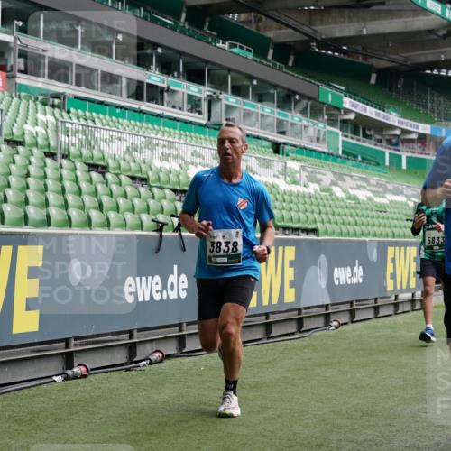 05.10.2025 - 20. swb-Marathon Bremen Michael Burmester http://msf.ph/oto/9327146 05.10.2025 12:55:19 Laufen im Stadion 78, 82, 104, 124, 169, 240, 319, 417, 663, 760, 944, 1326, 1474, 1483, 1531, 1721, 1737, 1910, 1945, 2022, 2162, 2180, 2265, 2431, 2494, 2605, 2642, 2716, 2767, 2884, 3069, 3074, 3489, 3515, 3519, 3531, 3838, 3848, 3944, 4195, 4212, 4257, 4672, 4771, 4796, 4816, 4823, 4853, 4919, 5034, 5093, 5152, 5177, 5289, 5452, 5484, 5554, 5833, 5869, 5907, 6106, 6184, 6276, 6527, 6570, 6649, 7052, 7928, 8642, 132, 289, 504, 1896, 1976, 2573, 5022, 5206, 5978 meine-sportfotos.de