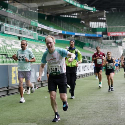 05.10.2025 - 20. swb-Marathon Bremen Michael Burmester http://msf.ph/oto/9327161 05.10.2025 12:50:55 Laufen im Stadion 122, 334, 503, 601, 679, 688, 736, 745, 906, 1025, 1033, 1037, 1044, 1166, 1359, 1450, 1499, 1689, 1909, 2059, 2381, 2721, 3228, 3267, 3291, 3419, 3608, 3661, 4032, 4104, 4366, 4938, 4962, 5184, 5389, 5418, 5551, 5564, 5817, 5838, 5873, 6066, 6252, 6401, 6477, 6681, 6717, 7493, 7826, 7963, 8083, 8907, 8995, 217, 287, 511, 845, 939, 1388, 1707, 2721, 3259, 3353, 4318, 4367, 5118, 6214, 6216, 6281, 7963, 8873, 8907 meine-sportfotos.de
