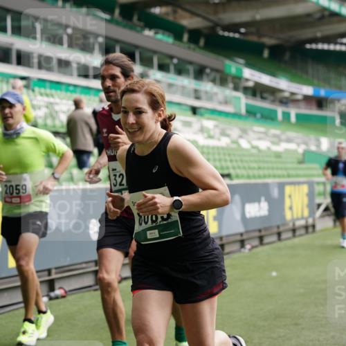 05.10.2025 - 20. swb-Marathon Bremen Michael Burmester http://msf.ph/oto/9327186 05.10.2025 12:50:58 Laufen im Stadion 122, 334, 503, 601, 688, 736, 745, 906, 1025, 1033, 1037, 1044, 1166, 1359, 1450, 1499, 1689, 1909, 2059, 2381, 2493, 3228, 3267, 3291, 3419, 3608, 3661, 4032, 4104, 4366, 4654, 4962, 5184, 5389, 5418, 5551, 5564, 5817, 5838, 5873, 6066, 6210, 6252, 6401, 6477, 6681, 6717, 7493, 8083, 8995, 511, 679, 845, 906, 939, 1388, 1707, 2721, 3259, 3353, 4318, 4367, 4938, 5118, 5389, 5873, 6214, 6216, 6281, 7826, 7963, 8873, 8907 meine-sportfotos.de