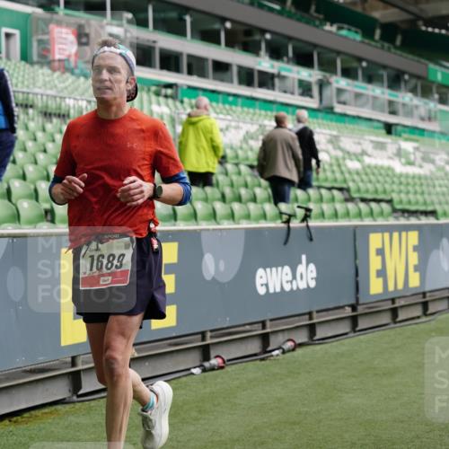 05.10.2025 - 20. swb-Marathon Bremen Michael Burmester http://msf.ph/oto/9327201 05.10.2025 12:50:59 Laufen im Stadion 122, 334, 503, 601, 688, 736, 745, 1025, 1033, 1037, 1044, 1166, 1359, 1450, 1499, 1577, 1689, 1909, 2059, 2381, 2493, 3228, 3267, 3291, 3419, 3608, 3661, 4032, 4104, 4366, 4654, 4962, 5184, 5418, 5551, 5564, 5817, 5838, 6066, 6210, 6252, 6401, 6477, 6681, 6717, 6775, 7493, 8083, 8995, 511, 679, 845, 906, 939, 1388, 1707, 2721, 3259, 3353, 4318, 4367, 4938, 5118, 5389, 5873, 6214, 6216, 6281, 7826, 7963, 8873, 8907 meine-sportfotos.de