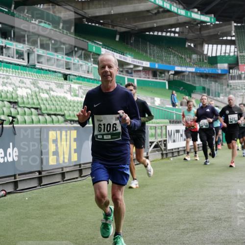 05.10.2025 - 20. swb-Marathon Bremen Michael Burmester http://msf.ph/oto/9327206 05.10.2025 12:55:27 Laufen im Stadion 78, 82, 104, 124, 169, 240, 319, 417, 663, 760, 944, 1261, 1326, 1474, 1483, 1490, 1531, 1721, 1737, 1774, 1825, 1910, 1945, 2022, 2162, 2265, 2431, 2459, 2494, 2605, 2642, 2716, 2884, 2942, 3069, 3074, 3489, 3515, 3519, 3531, 3612, 3838, 3848, 3944, 4079, 4116, 4195, 4212, 4257, 4456, 4672, 4771, 4796, 4816, 4823, 4853, 4919, 5034, 5093, 5152, 5177, 5289, 5484, 5554, 5615, 5691, 5719, 5833, 5907, 6048, 6106, 6184, 6276, 6515, 6527, 6570, 6615, 6649, 6744, 6820, 6937, 7052 meine-sportfotos.de