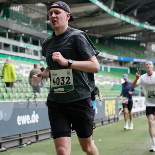 05.10.2025 - 20. swb-Marathon Bremen Michael Burmester http://msf.ph/oto/9327213 05.10.2025 12:51:00 Laufen im Stadion 122, 334, 503, 601, 688, 736, 745, 1025, 1033, 1037, 1044, 1166, 1359, 1450, 1499, 1577, 1689, 1909, 2059, 2381, 2493, 3228, 3267, 3291, 3419, 3608, 3661, 4032, 4104, 4366, 4654, 4962, 5184, 5418, 5551, 5564, 5817, 5838, 6066, 6210, 6252, 6401, 6477, 6681, 6717, 6775, 7493, 7723, 8083, 8995, 511, 679, 845, 906, 939, 1388, 1707, 2721, 3259, 3353, 4318, 4367, 4938, 5118, 5389, 5873, 6214, 6216, 6281, 6717, 7826, 7963, 8873, 8907 meine-sportfotos.de