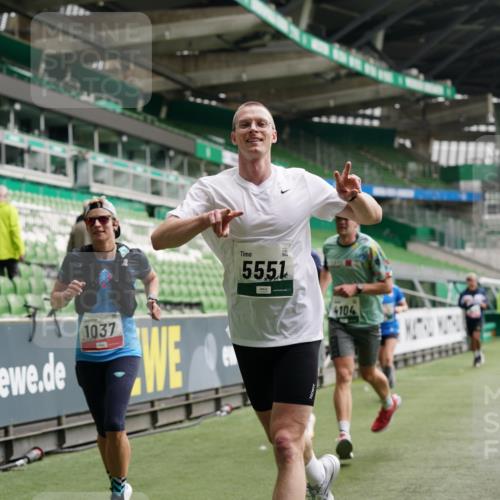 05.10.2025 - 20. swb-Marathon Bremen Michael Burmester http://msf.ph/oto/9327231 05.10.2025 12:51:01 Laufen im Stadion 122, 334, 503, 601, 688, 736, 745, 1025, 1033, 1037, 1044, 1166, 1359, 1450, 1499, 1577, 1689, 1701, 1909, 2059, 2381, 2493, 3228, 3267, 3291, 3419, 3608, 3661, 4032, 4104, 4366, 4654, 4962, 5184, 5418, 5551, 5564, 5817, 5838, 6066, 6210, 6252, 6401, 6477, 6681, 6775, 7493, 7723, 8083, 8995, 511, 679, 845, 906, 939, 1388, 1707, 2721, 3228, 3259, 3353, 4318, 4367, 4938, 5118, 5389, 5564, 5873, 6214, 6216, 6281, 6717, 7826, 7963, 8873, 8907 meine-sportfotos.de
