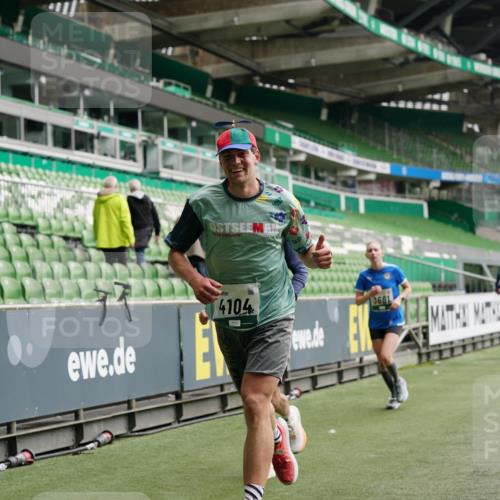 05.10.2025 - 20. swb-Marathon Bremen Michael Burmester http://msf.ph/oto/9327243 05.10.2025 12:51:03 Laufen im Stadion 122, 334, 503, 601, 688, 736, 745, 1025, 1033, 1037, 1044, 1166, 1359, 1450, 1499, 1577, 1689, 1701, 1909, 2059, 2381, 2493, 2526, 3267, 3291, 3419, 3608, 3661, 4032, 4104, 4366, 4654, 4962, 5184, 5418, 5551, 5817, 5838, 6066, 6210, 6252, 6401, 6477, 6681, 6775, 7493, 7723, 8083, 8995, 679, 845, 906, 939, 1388, 1707, 2721, 3228, 3259, 4318, 4367, 4938, 5118, 5389, 5564, 5873, 6216, 6281, 6717, 7826, 7963, 8907 meine-sportfotos.de