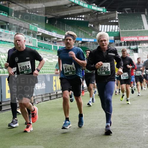 05.10.2025 - 20. swb-Marathon Bremen Michael Burmester http://msf.ph/oto/9327244 05.10.2025 12:55:30 Laufen im Stadion 78, 82, 124, 169, 240, 319, 417, 663, 760, 944, 1261, 1326, 1490, 1531, 1737, 1774, 1825, 1910, 1931, 1945, 2022, 2162, 2431, 2459, 2490, 2494, 2605, 2642, 2716, 2884, 2942, 3074, 3489, 3515, 3519, 3612, 3838, 3944, 4079, 4116, 4195, 4212, 4456, 4672, 4771, 4796, 4816, 4823, 4853, 4919, 5034, 5093, 5152, 5177, 5289, 5484, 5554, 5615, 5691, 5719, 5833, 5907, 6048, 6106, 6184, 6276, 6515, 6527, 6570, 6615, 6649, 6744, 6820, 6937, 7052, 8060, 82, 104 meine-sportfotos.de