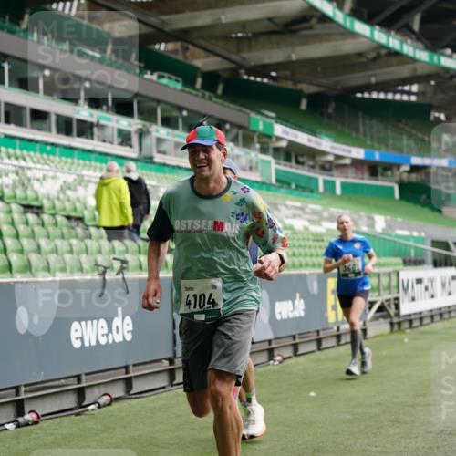 05.10.2025 - 20. swb-Marathon Bremen Michael Burmester http://msf.ph/oto/9327247 05.10.2025 12:51:03 Laufen im Stadion 122, 334, 503, 601, 688, 736, 745, 1025, 1033, 1037, 1044, 1166, 1359, 1450, 1499, 1577, 1689, 1701, 1909, 2059, 2381, 2493, 2526, 3267, 3291, 3419, 3608, 3661, 4032, 4104, 4366, 4654, 4962, 5184, 5418, 5551, 5817, 5838, 6066, 6210, 6252, 6401, 6477, 6681, 6775, 7493, 7723, 8083, 8995, 679, 845, 906, 939, 1388, 1707, 2721, 3228, 3259, 4318, 4367, 4938, 5118, 5389, 5564, 5873, 6216, 6281, 6717, 7826, 7963, 8907 meine-sportfotos.de