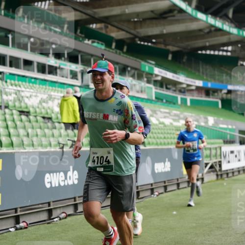 05.10.2025 - 20. swb-Marathon Bremen Michael Burmester http://msf.ph/oto/9327251 05.10.2025 12:51:03 Laufen im Stadion 122, 334, 503, 601, 688, 736, 745, 1025, 1033, 1037, 1044, 1166, 1359, 1450, 1499, 1577, 1689, 1701, 1909, 2059, 2381, 2493, 2526, 3267, 3291, 3419, 3608, 3661, 4032, 4104, 4366, 4654, 4962, 5184, 5418, 5551, 5817, 5838, 6066, 6210, 6252, 6401, 6477, 6681, 6775, 7493, 7723, 8083, 8995, 679, 845, 906, 939, 1388, 1707, 2721, 3228, 3259, 4318, 4367, 4938, 5118, 5389, 5564, 5873, 6216, 6281, 6717, 7826, 7963, 8907 meine-sportfotos.de